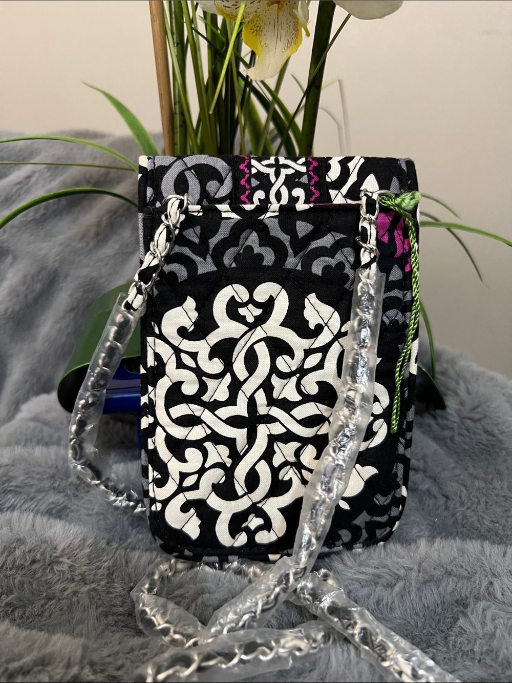 Vera Bradley Canteberry Quilted Crossbody Phone Pouch NWOT retail $28 - Picture 2 of 5